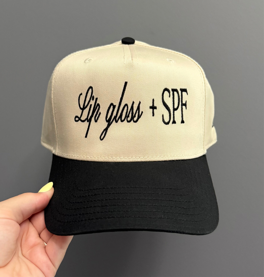 Lip gloss + SPF Hat